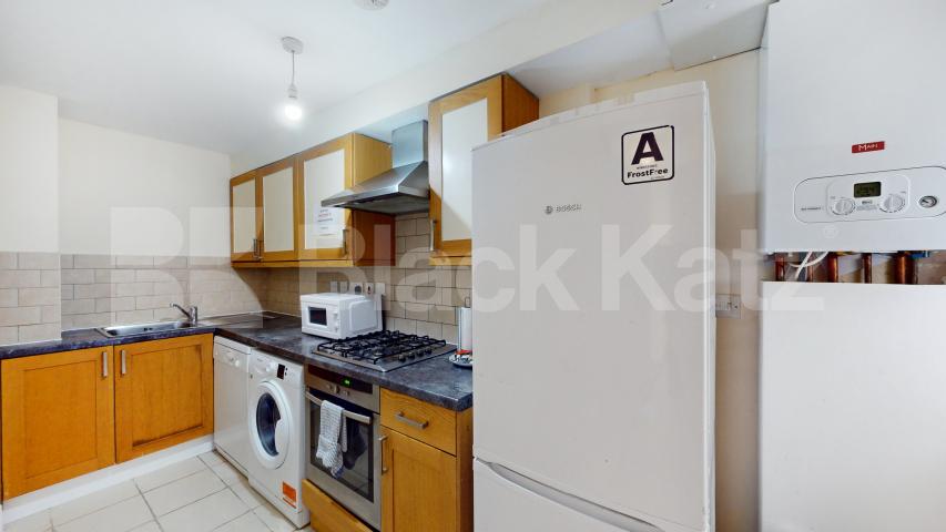 Stylish 3 bedroom flat on quiet residential street in Camden  Rochester Road, Camden